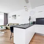 About Art - Ovo Apartment Wroclaw