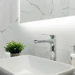 About Art - Ovo Apartment