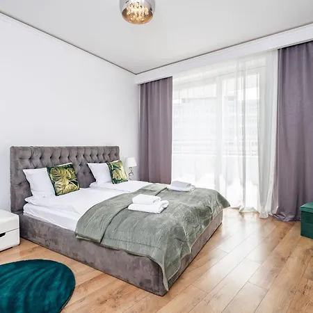 About Art - Ovo Apartment