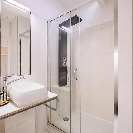 About Art - Ovo Apartment Wroclaw