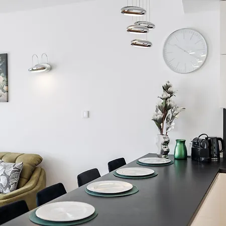 About Art - Ovo 아파트