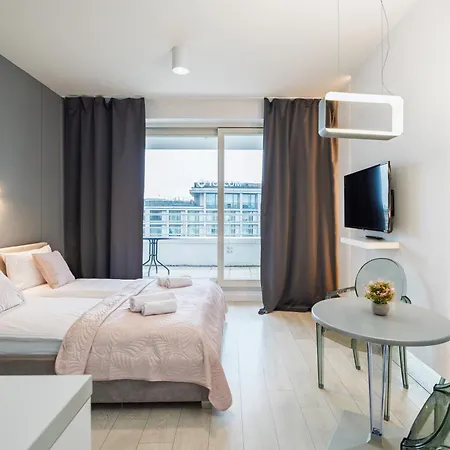 About Art - Ovo * 브로츠와프