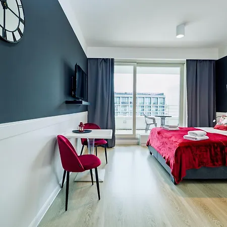 아파트 About Art - Ovo *