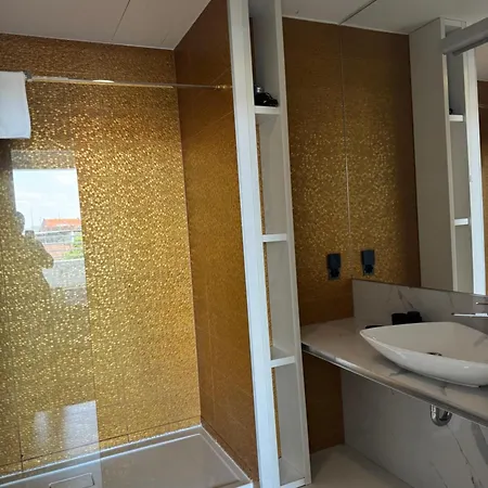 About Art - Ovo 아파트 *