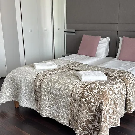 About Art - Ovo 아파트 브로츠와프