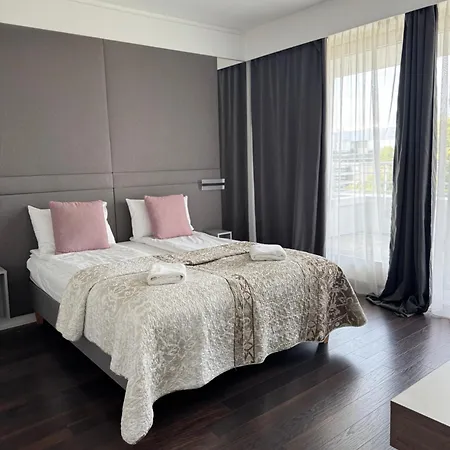 About Art - Ovo 브로츠와프