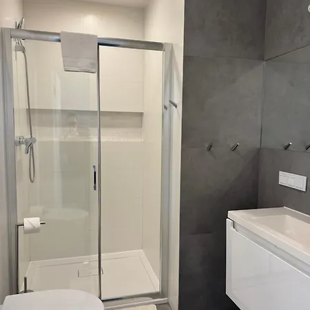 About Art - Ovo 아파트 *