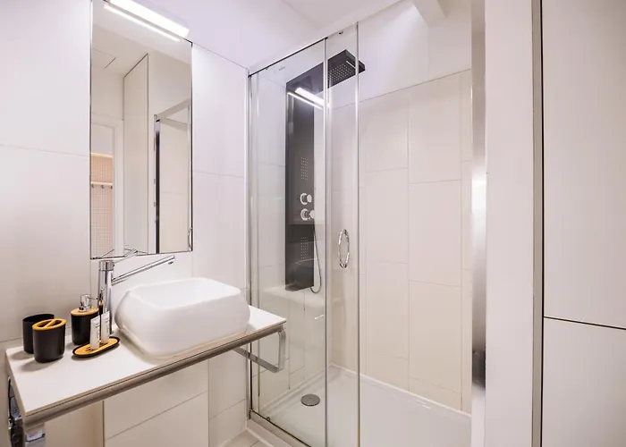 About Art - Ovo Apartment Wroclaw